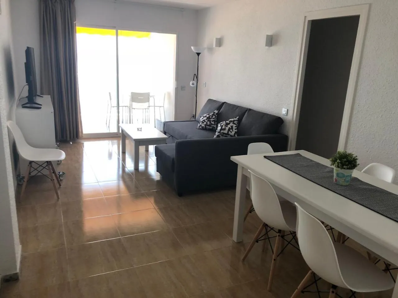 Apartaments Ar Family Calafats 료렛 드 마르 0*,