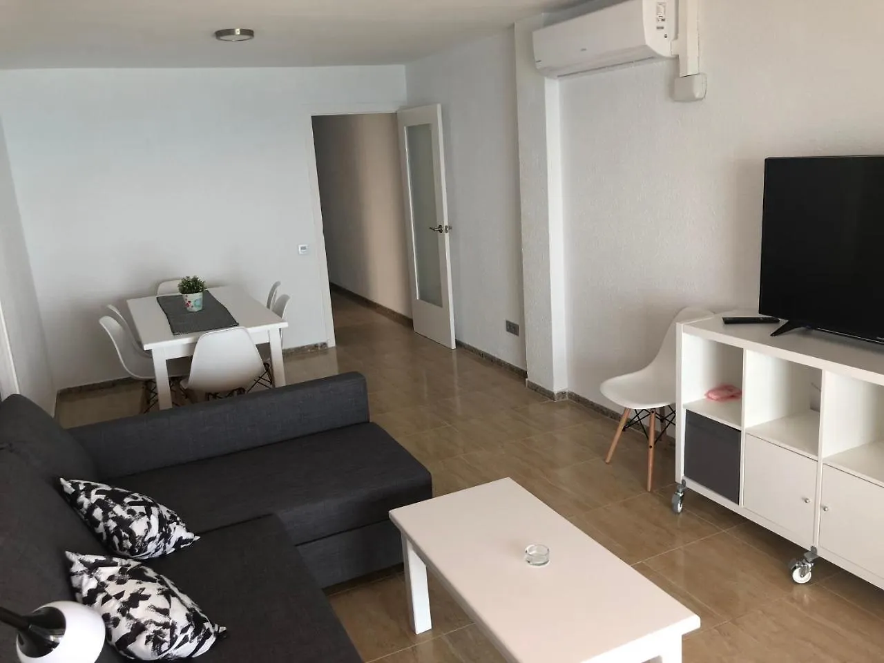 Apartaments Ar Family Calafats 료렛 드 마르